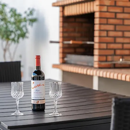 Casa Acogedora Con Barbacoa 度假居 *